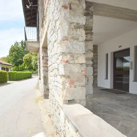 Spacious Italian Holiday In Piedmont With Mountain View Prázdninový dům Ghiffa