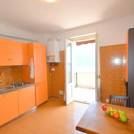 Spacious Italian Holiday In Piedmont With Mountain View Prázdninový dům Ghiffa