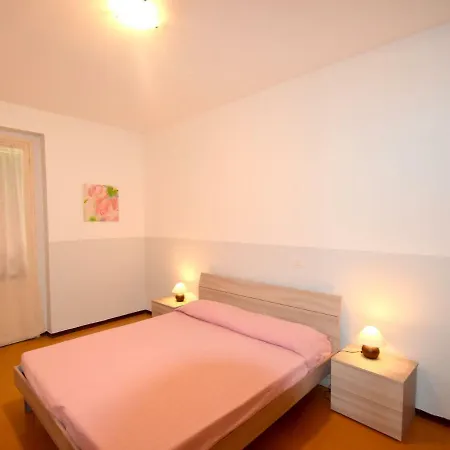Spacious Italian Holiday In Piedmont With Mountain View Prázdninový dům Ghiffa